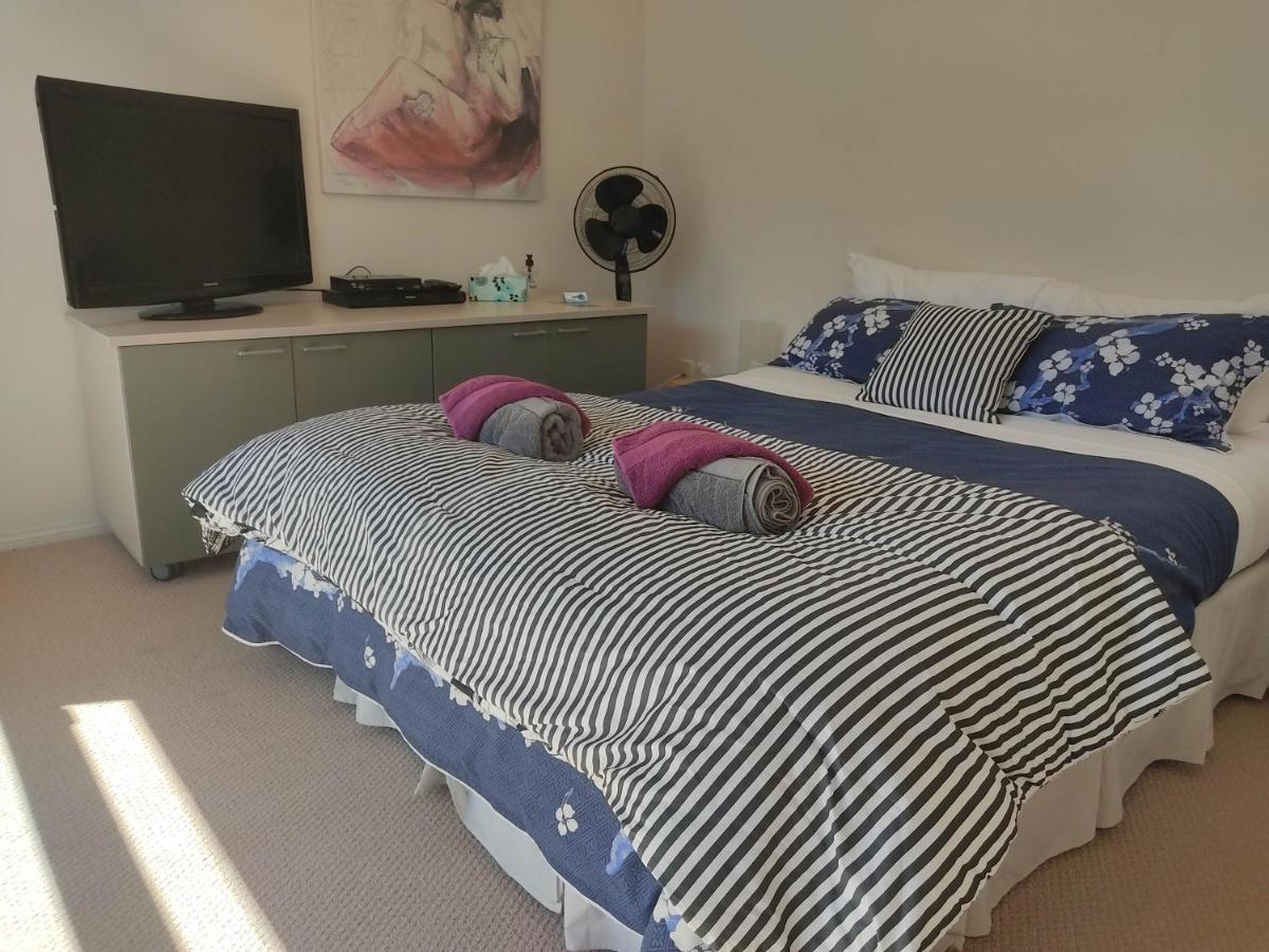 Golden Caves - Bed & Breakfast Такака Екстериор снимка